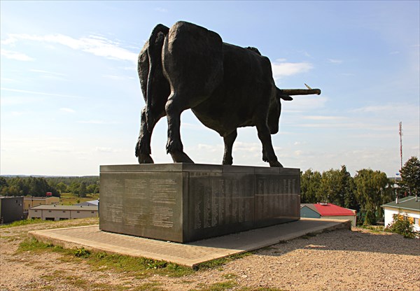 174-Статуя тура, символ Раквере